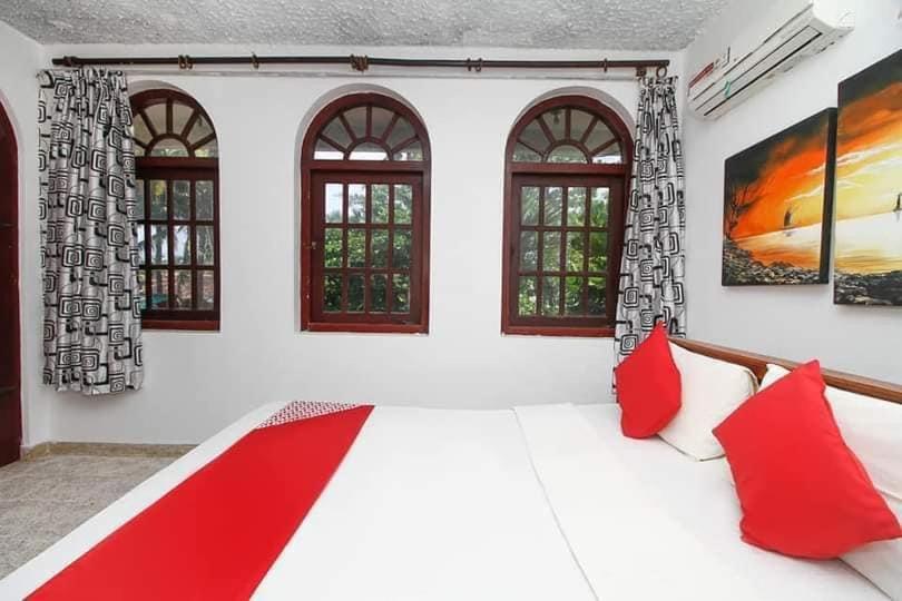 Oyo 459 Barasti Beach Resort 칼루타라 외부 사진