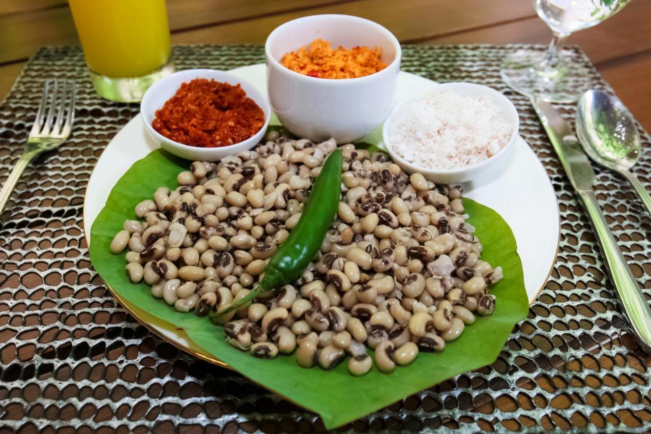 Oyo 459 Barasti Beach Resort 칼루타라 외부 사진